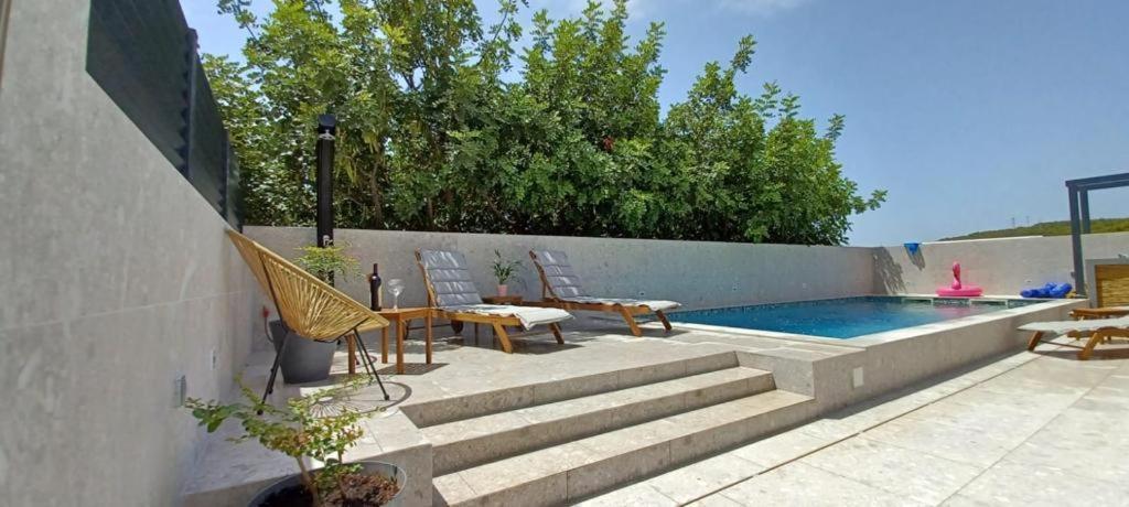Apartments Belic With Pool 젤사 외부 사진