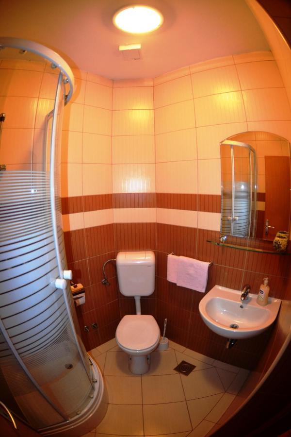 Apartments Belic With Pool 젤사 외부 사진