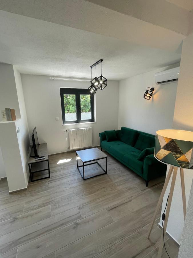 Apartments Belic With Pool 젤사 외부 사진