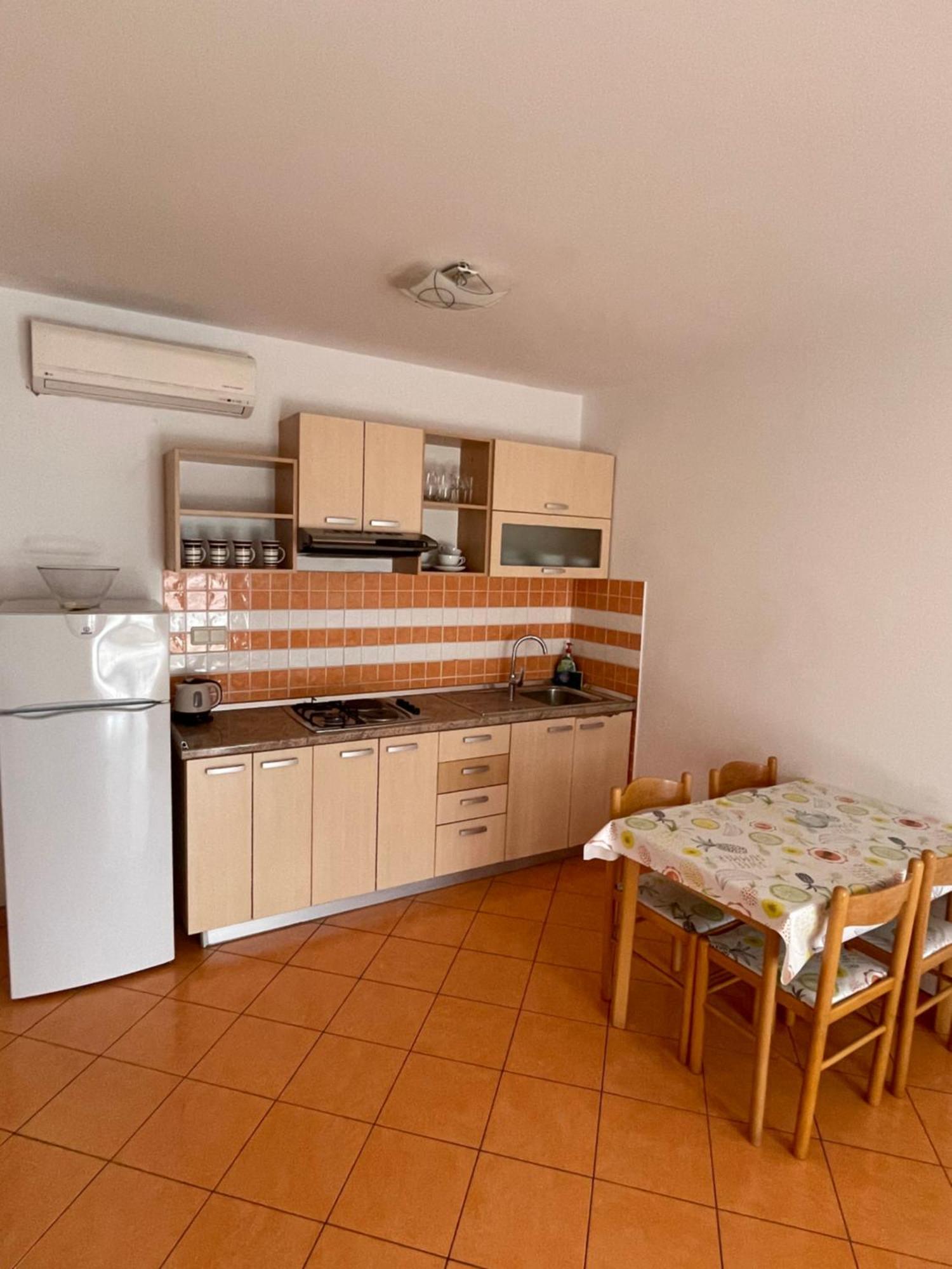 Apartments Belic With Pool 젤사 외부 사진